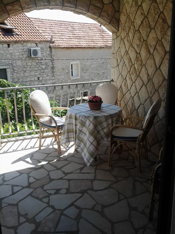 Apartments Vini And Ivana Sućuraj Szoba fotó